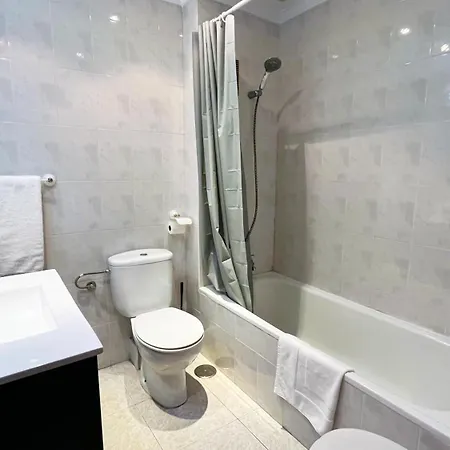Apartment Con Piscina En *